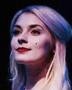 演员白雪照片,光影交织下的美丽演绎